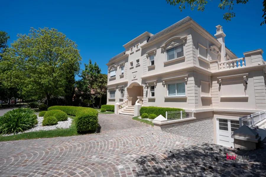 Casa En Venta En Abril Club De Campo